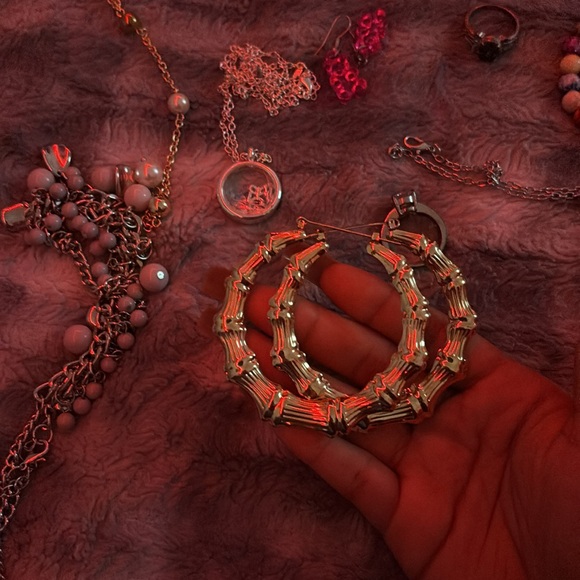 Jewelry bundle - Picture 16 of 16